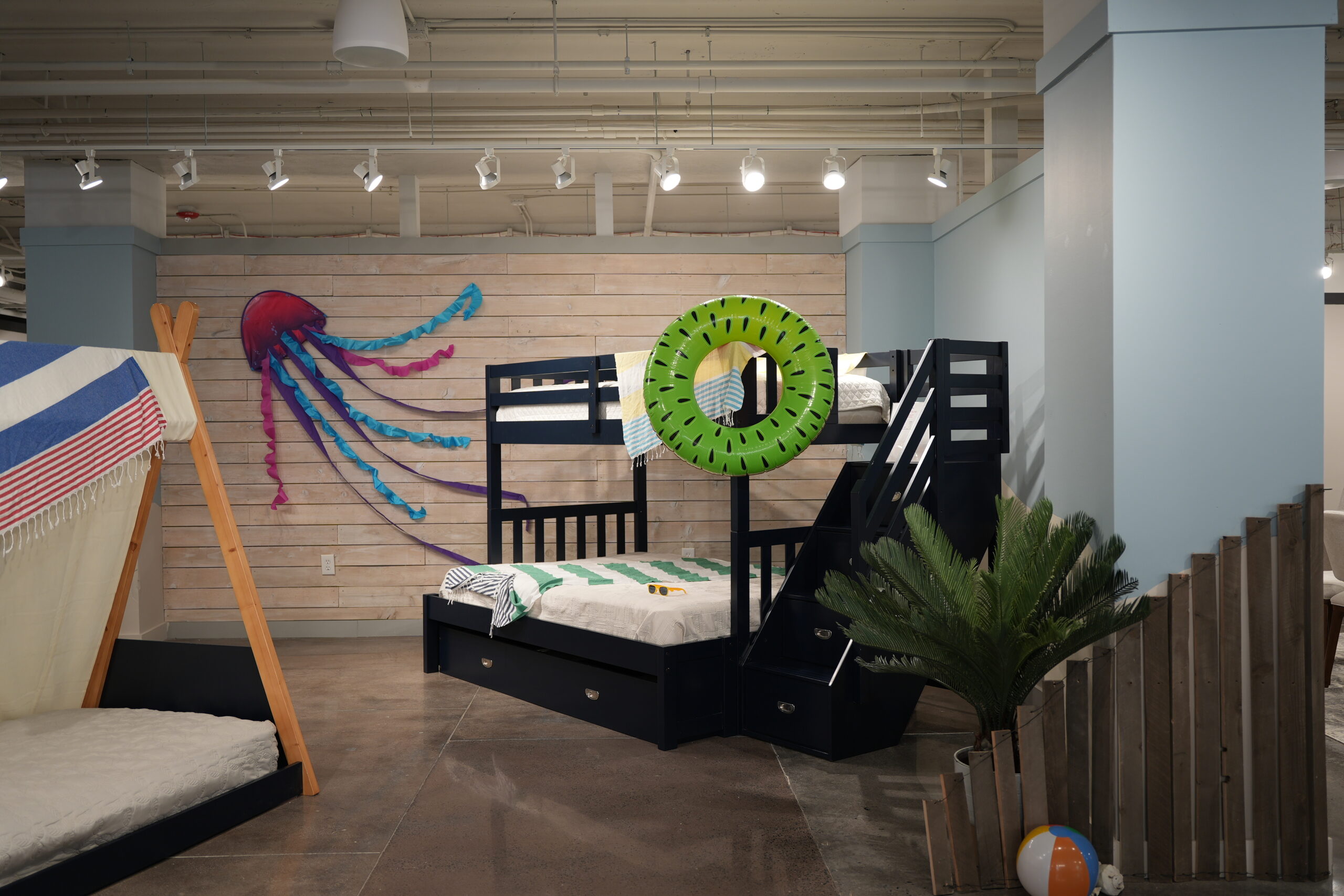 Casegoods furniture supplier bunk bed showroom display
