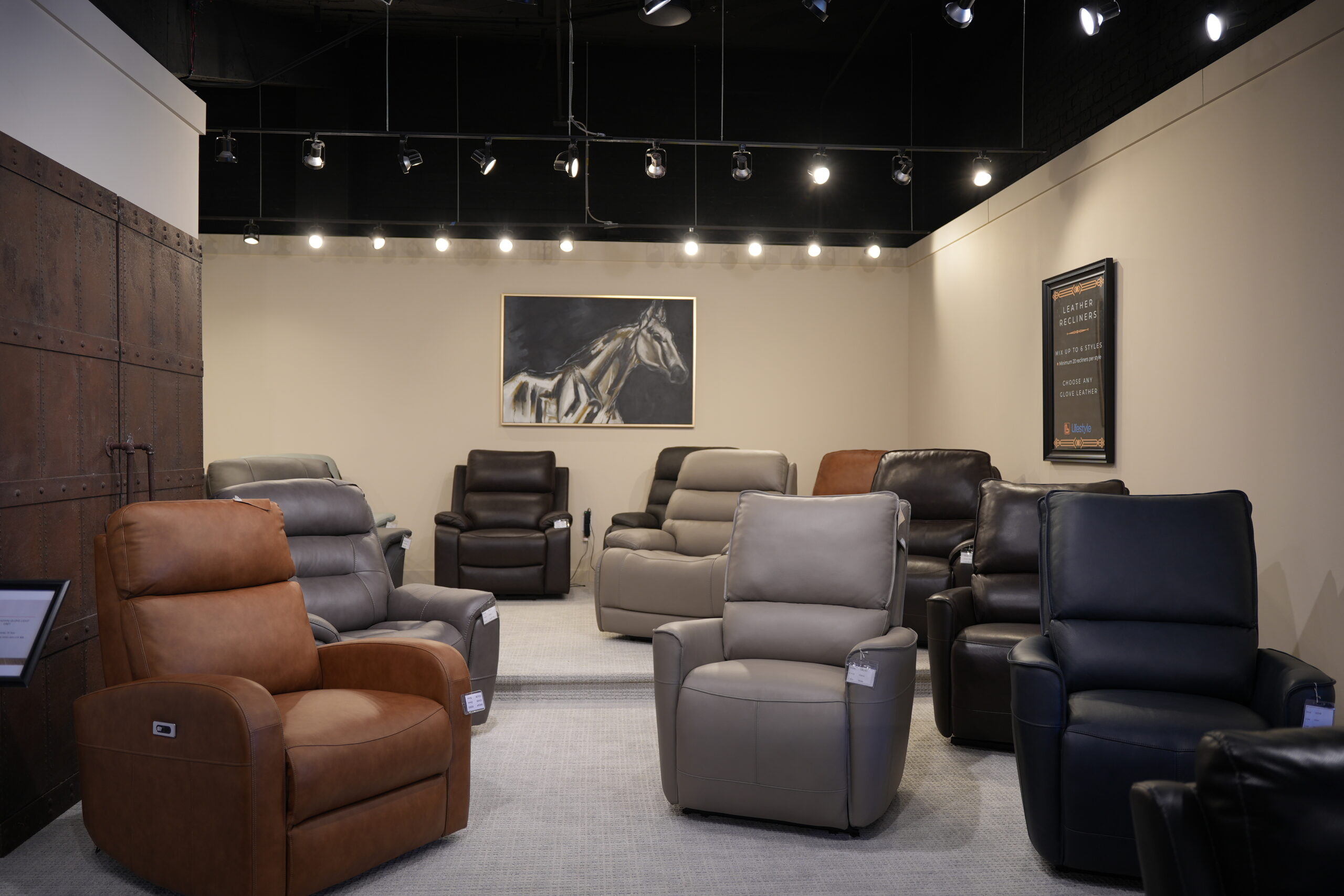 Lifestyle motion sectional showroom display